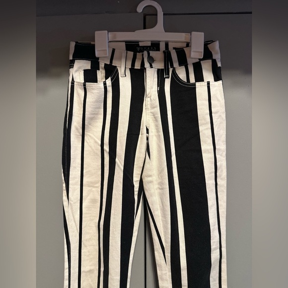 GUESS - Black & White Stripe Brittany Jegging (Size 24) - Picture 3 of 11